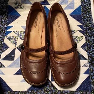 Softspots heeled Mary-Janes